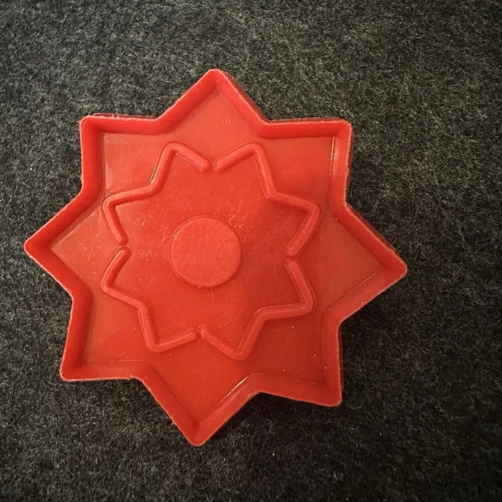 Hutzler‎ Vintage Star Cookie Cutter red plastic holiday cutout fondant